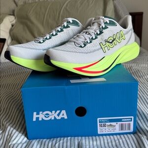 Hoka Mach 7